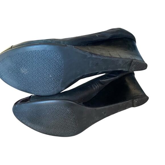 Tory Burch Jolie Cap Toe Black Leather Wedges size 9.5 - Picture 12 of 12